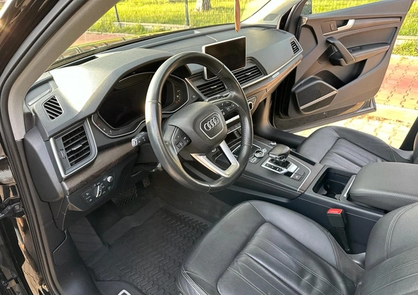 Audi Q5 cena 116000 przebieg: 117000, rok produkcji 2018 z Suchedniów małe 379